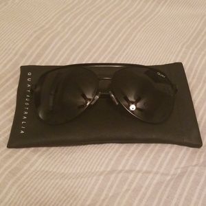 *NEW* Quay Australia Vivienne in "Black/Smoke"